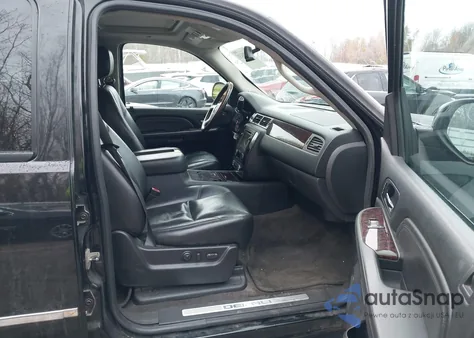 2009 GMC Yukon Xl 1500 Denali z USA, uszkodzony, nr VIN 1GKFK062X9R200555